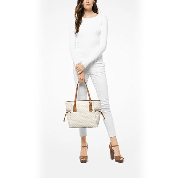 MICHAEL KORS Voyager Signature Tote - Vanilla - Picture 3 of 5